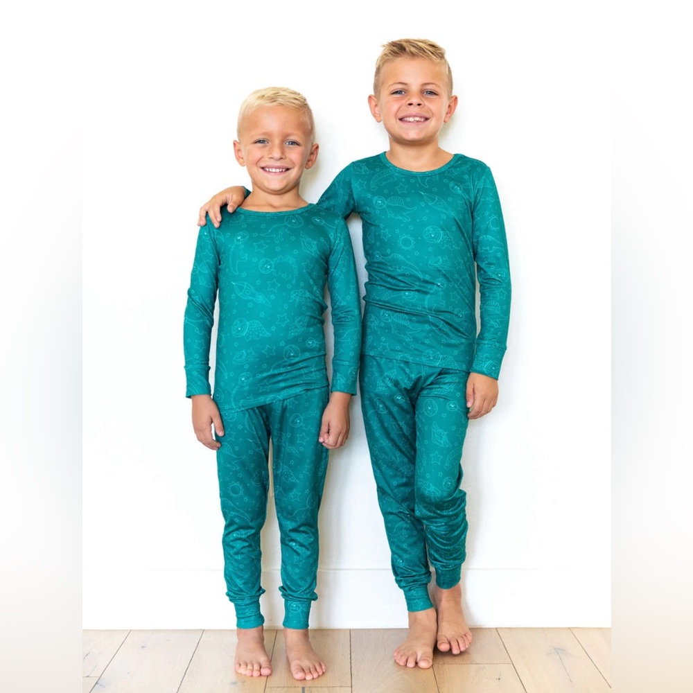 COZYS Brand New Space Dino Pajamas Size Small (6-7)